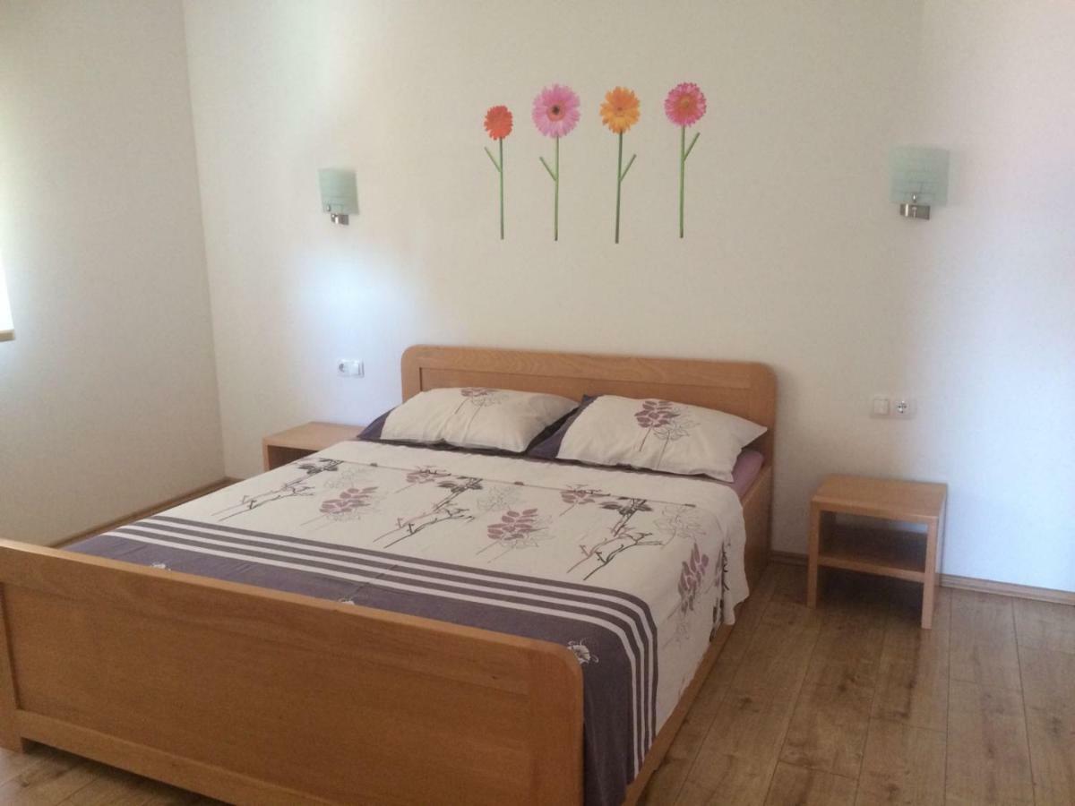 Apartmani "Grgic" Омиш Экстерьер фото