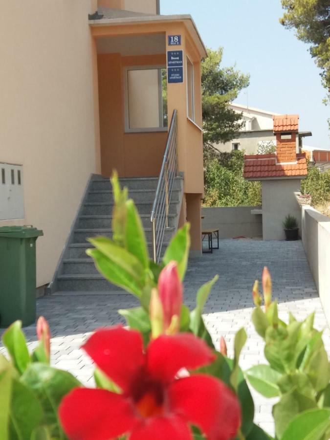 Apartmani "Grgic" Омиш Экстерьер фото